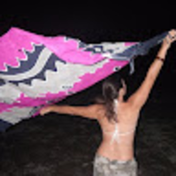 Meet your Posher, Tricia - Picture 1 of 1